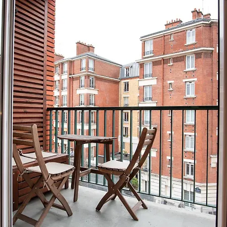 Luxury Flat For 6 People With Balcony - Near Metro